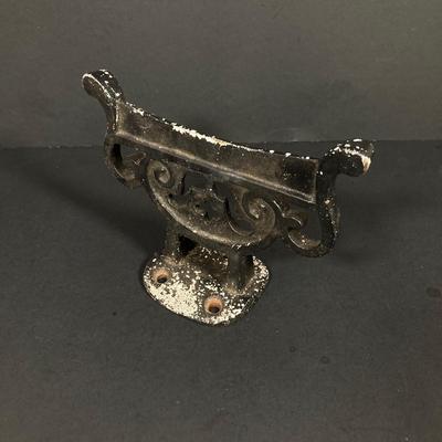 LOT 160: Vintage Cast Iron Rabbit / Bunny Hose Hanger Rack and Boot Cleaner