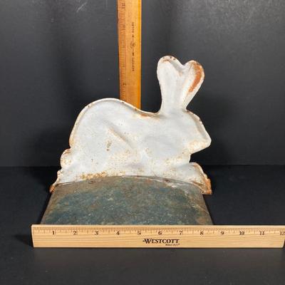 LOT 160: Vintage Cast Iron Rabbit / Bunny Hose Hanger Rack and Boot Cleaner