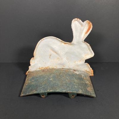 LOT 160: Vintage Cast Iron Rabbit / Bunny Hose Hanger Rack and Boot Cleaner