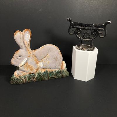 LOT 160: Vintage Cast Iron Rabbit / Bunny Hose Hanger Rack and Boot Cleaner