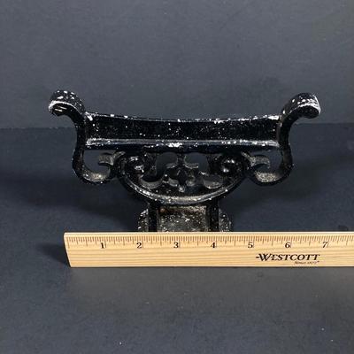LOT 160: Vintage Cast Iron Rabbit / Bunny Hose Hanger Rack and Boot Cleaner