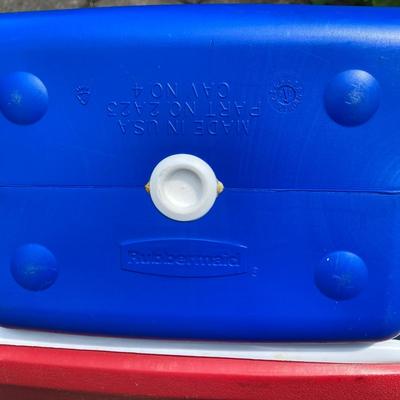 LOT 162: Collection of Assorted Coolers / Dispensers - (Igloo, Rubbermaid and More)