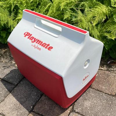 LOT 162: Collection of Assorted Coolers / Dispensers - (Igloo, Rubbermaid and More)