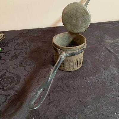 LOT 165: Vintage Kitchen Gadgets Featuring Wagner Kristy Korn Kobs Junior Cornbread Molds, Graters, Strainers and More