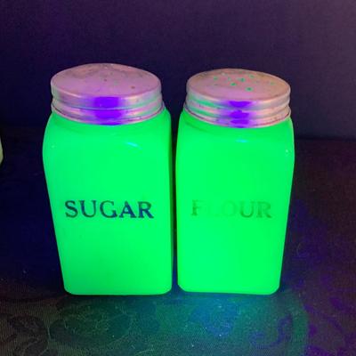 LOT 167: Jadeite Shakers and Jar