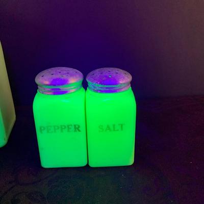 LOT 167: Jadeite Shakers and Jar