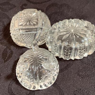 LOT 168: Vintage/Antique Crystal Knife Rests, Salt Dishes, Cake Stand, Flower Frog and More