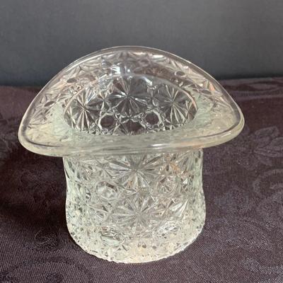 LOT 168: Vintage/Antique Crystal Knife Rests, Salt Dishes, Cake Stand, Flower Frog and More
