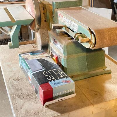 LOT 219: Grizzly Belt and Disc Sander Model G1020 with Work Bench