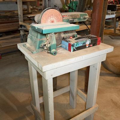 LOT 219: Grizzly Belt and Disc Sander Model G1020 with Work Bench