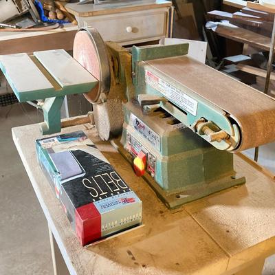 LOT 219: Grizzly Belt and Disc Sander Model G1020 with Work Bench