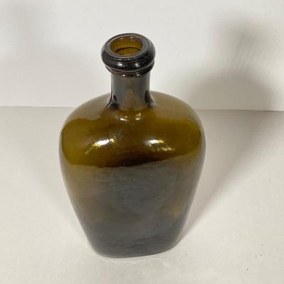 LOT 220: Vintage Glassware - Pitman (Riley and The Grove), Glassboro State College Summit Meeting and More