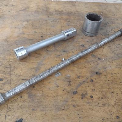Large Drive Breaker Extension Bar, Socket Bar, and 2" Socket 3/4" Drive (#10)