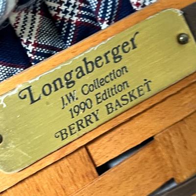Lot 320 Longaberger berry basket