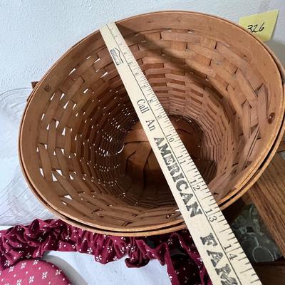 Lot 321 Longaberger lided basket
