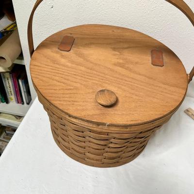 Lot 322 Longaberger lid basket