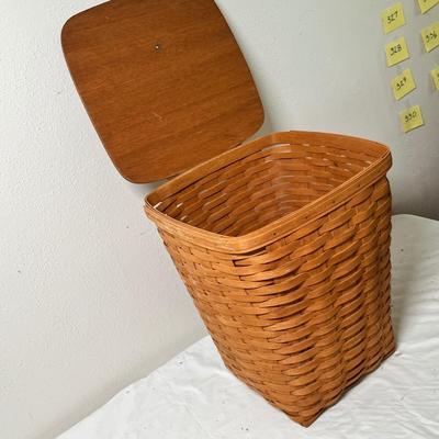Lot 326 Longaberger small hamper