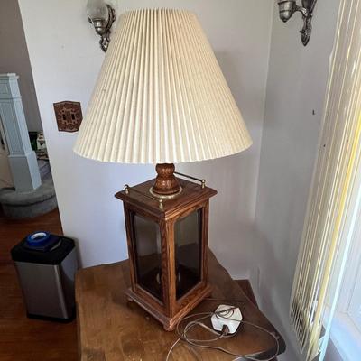 Lot 330 Vintage table lamp
