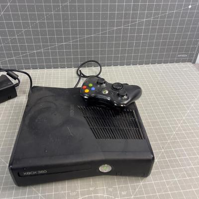 Sale Photo Thumbnail #815: Used. Vintage. Powers on with Controller 