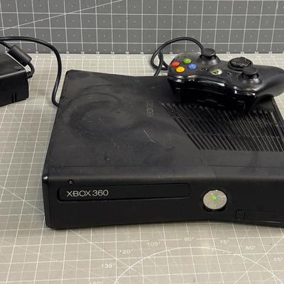 Sale Photo Thumbnail #814: Used. Vintage. Powers on with Controller 