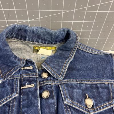 Sale Photo Thumbnail #888: Size Small. Hardy Worn. CUTE!!! Wearable. Size Small. 