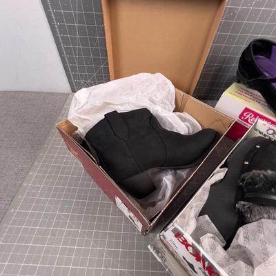 Sale Photo Thumbnail #898: Size 7&8 Clog, Mary Jane and Boot. Mary Jane has been worn. All good Condition. 