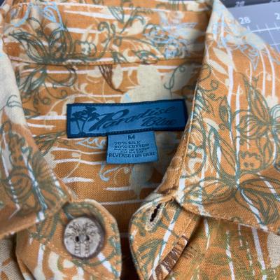 Sale Photo Thumbnail #938: Size Medium. Book that vaca today !!! Hawaii here we come!!! 