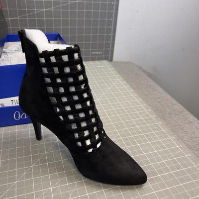 Sale Photo Thumbnail #951: Women's Size 7 & 7-1/2 NEW Heels. SEXY! 