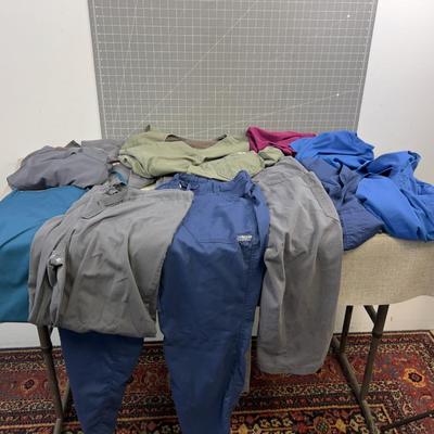 Sale Photo Thumbnail #960: Used. Medium Tops and Large Bottoms. Various Colors, Brand and Other. 
