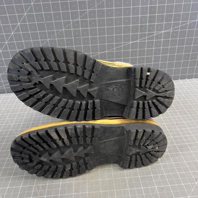 Sale Photo Thumbnail #970: Men's Used. Size 8 Usable. 