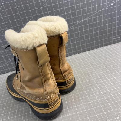 Sale Photo Thumbnail #969: Men's Used. Size 8 Usable. 
