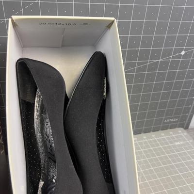 Sale Photo Thumbnail #974: Size 7 & 7-1/2.  All good Condition. 