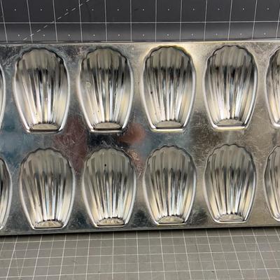 Sale Photo Thumbnail #1122: Great for the French Pastry Making. Excellent Condition.  
