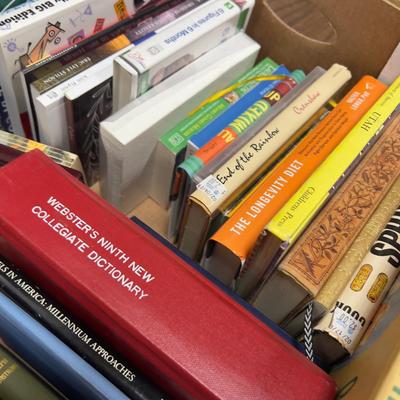Sale Photo Thumbnail #1165: Mixed up lot of Readable Books! 