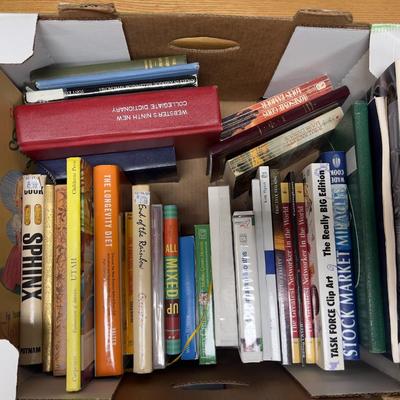 Sale Photo Thumbnail #1160: Mixed up lot of Readable Books! 