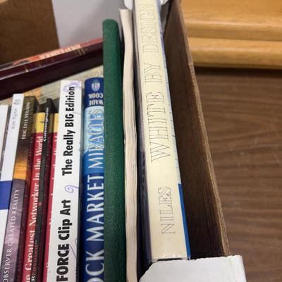 Sale Photo Thumbnail #1161: Mixed up lot of Readable Books! 