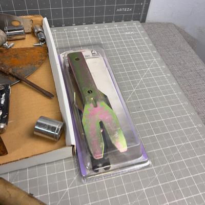 Hand Tool: Sockets, Saw, Screw bits