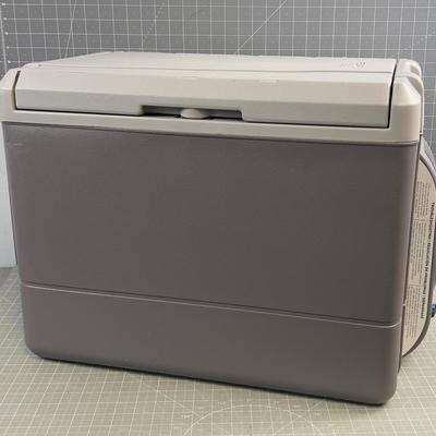 Coleman Cooler - Looks New - 12 Volt Power Chill