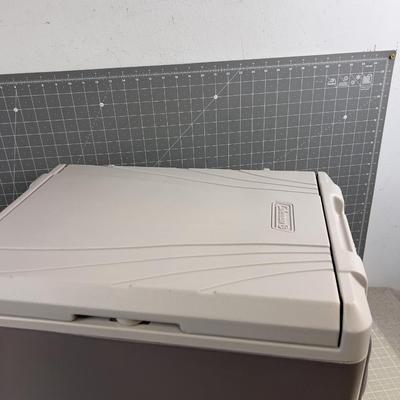 Coleman Cooler - Looks New - 12 Volt Power Chill