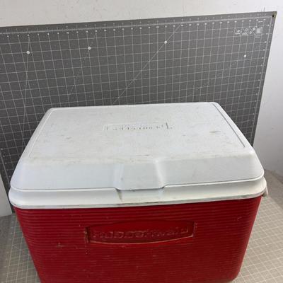 Rubbermaid Cooler, Red 