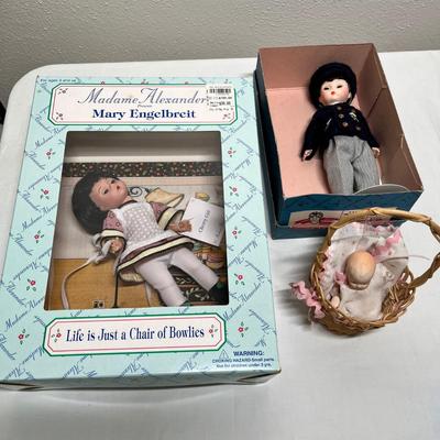 Lot 343 Madame Alexander Dolls