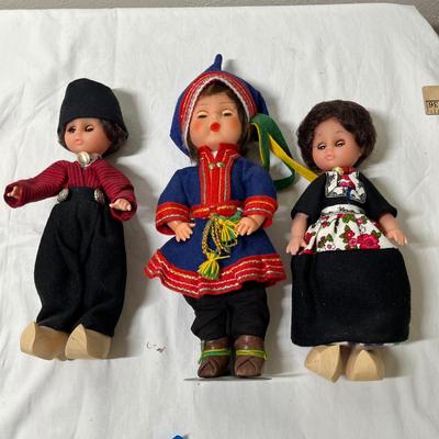 Lot 346 World Dolls #2