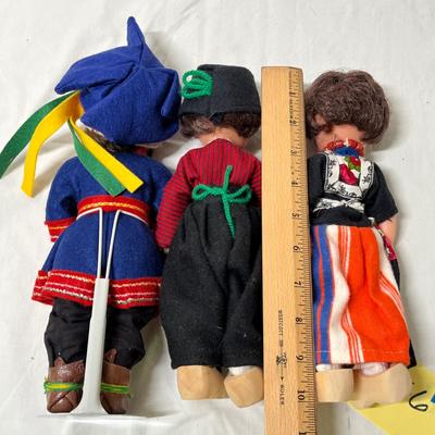 Lot 346 World Dolls #2