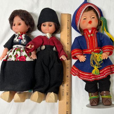 Lot 346 World Dolls #2