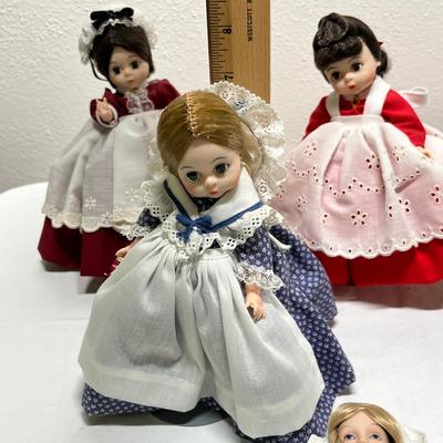 Lot 347 Lot of 4 dolls