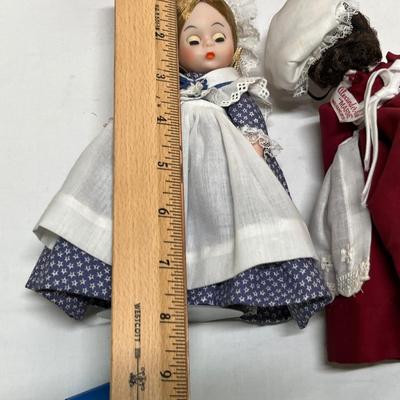 Lot 347 Lot of 4 dolls