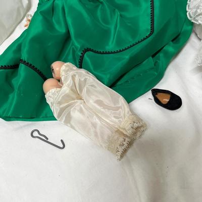 Lot 350 Doll parts