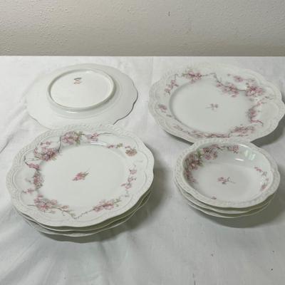 Lot 359 Assorted plates