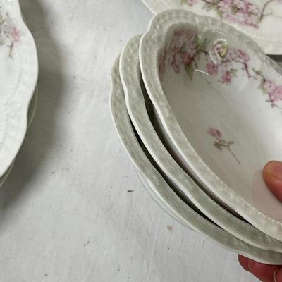 Lot 359 Assorted plates