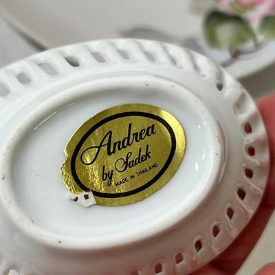 Lot 367 Trays & plates